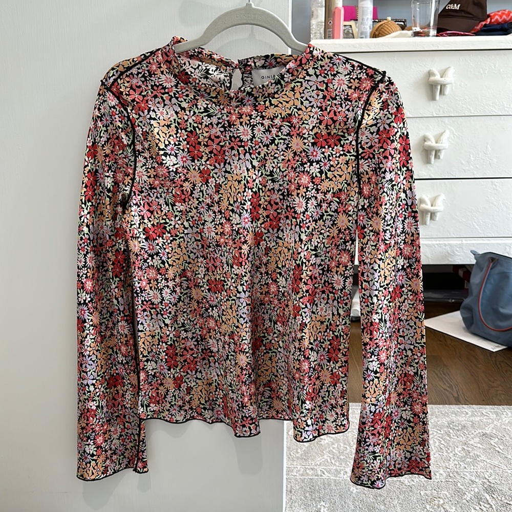 Ginia Maya silk top. Bloomscape size small. New with tags.